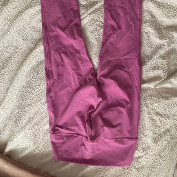 Lululemon Wunder Under / Magenta Glow / Size 8 - Picture 2 of 4